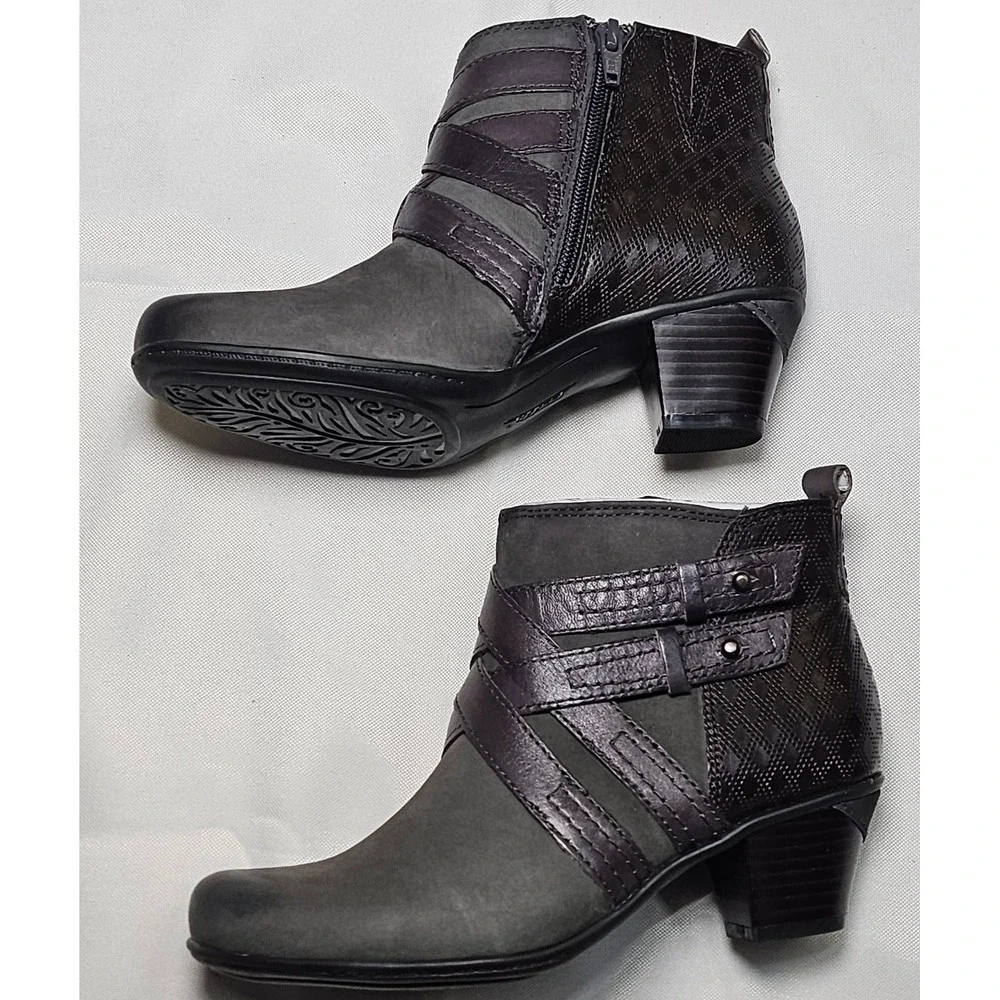 EARTH Emerald Dark Grey Soft‎ Buck Ankle Boots Side Zip Heel Womens Size 6.0
